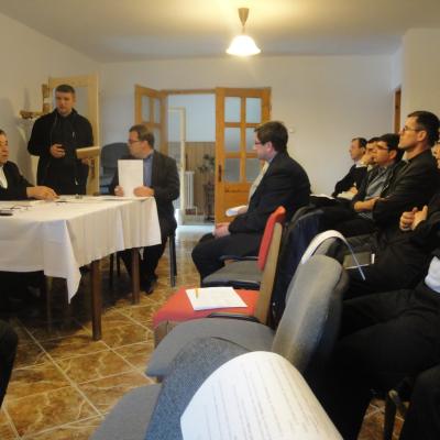 24 aprilie: Bacău: Şedinţa decanală