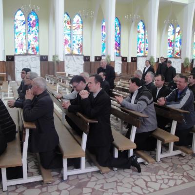 24 aprilie: Bacău: Şedinţa decanală