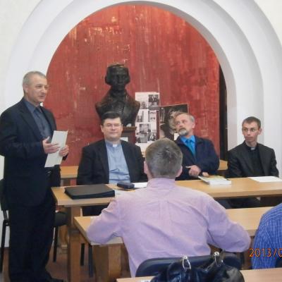 25 aprilie: Iaşi: Masă rotundă cu prezentarea volumului de documente "Acta camilliana"