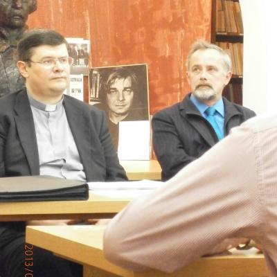 25 aprilie: Iaşi: Masă rotundă cu prezentarea volumului de documente "Acta camilliana"