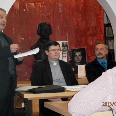 25 aprilie: Iaşi: Masă rotundă cu prezentarea volumului de documente "Acta camilliana"
