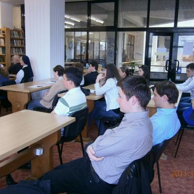 25 aprilie: Iaşi: Masă rotundă cu prezentarea volumului de documente "Acta camilliana"