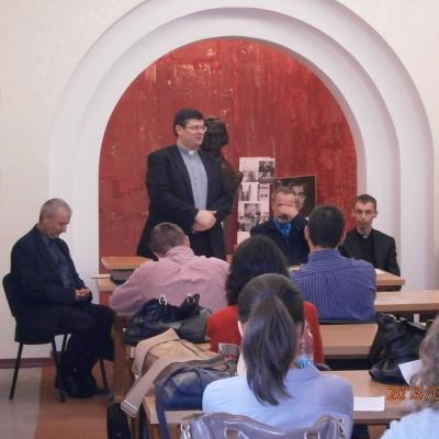 25 aprilie: Iaşi: Masă rotundă cu prezentarea volumului de documente "Acta camilliana"