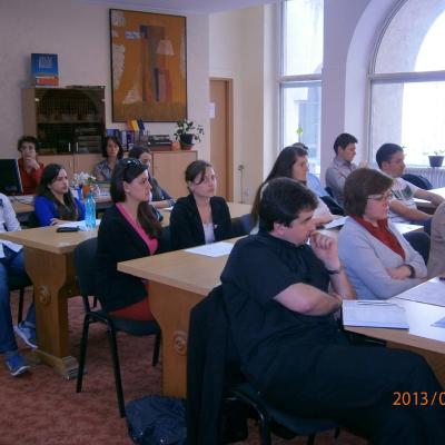 25 aprilie: Iaşi: Masă rotundă cu prezentarea volumului de documente "Acta camilliana"