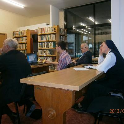 25 aprilie: Iaşi: Masă rotundă cu prezentarea volumului de documente "Acta camilliana"