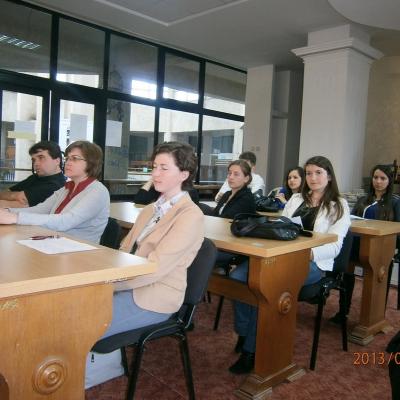 25 aprilie: Iaşi: Masă rotundă cu prezentarea volumului de documente "Acta camilliana"