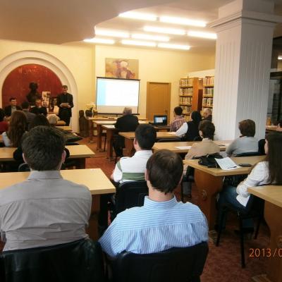 25 aprilie: Iaşi: Masă rotundă cu prezentarea volumului de documente "Acta camilliana"