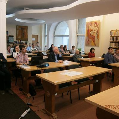 25 aprilie: Iaşi: Masă rotundă cu prezentarea volumului de documente "Acta camilliana"