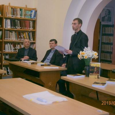 25 aprilie: Iaşi: Masă rotundă cu prezentarea volumului de documente "Acta camilliana"