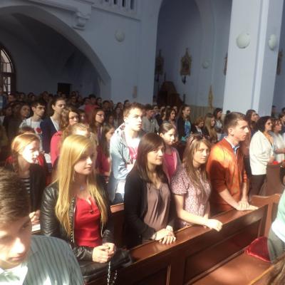 27 aprilie: Cacica: Pelerinajul absolvenţilor de liceu