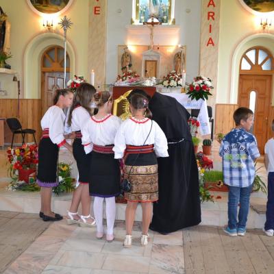 28 aprilie - 1 mai: Luncaşi: Icoana de la Cacica şi sfintele misiuni