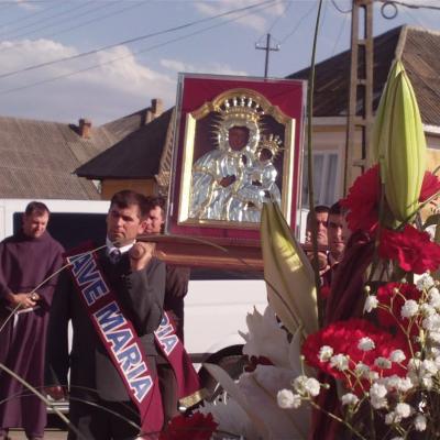 28 aprilie - 1 mai: Luncaşi: Icoana de la Cacica şi sfintele misiuni