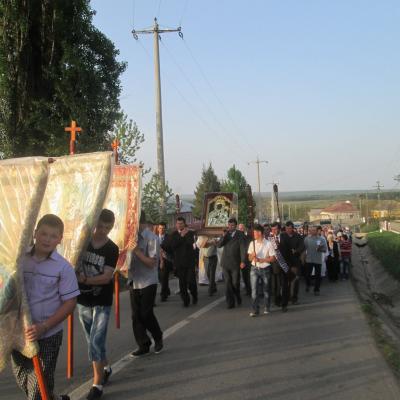 28 aprilie - 1 mai: Luncaşi: Icoana de la Cacica şi sfintele misiuni