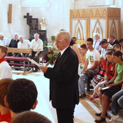 28 aprilie: Oituz: Cinci decenii de slujire preoţească