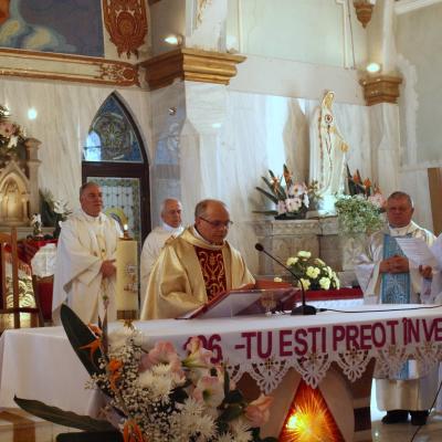 28 aprilie: Oituz: Cinci decenii de slujire preoţească