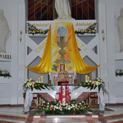 28 aprilie: Bacău "Sfântul Nicolae": Prima Sfântă Împărtăşanie