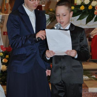 28 aprilie: Bacău "Sfântul Nicolae": Prima Sfântă Împărtăşanie