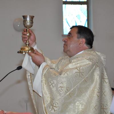 28 aprilie: Bacău "Sfântul Nicolae": Prima Sfântă Împărtăşanie