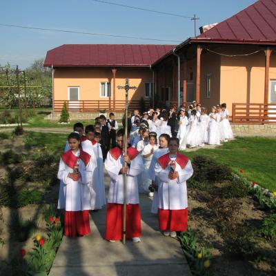 28 aprilie: Cleja "Sfântul Francisc de Assisi": Prima Sfânta Împartasanie