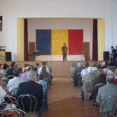 28 aprilie: Comăneşte: Concert de muzică sacră