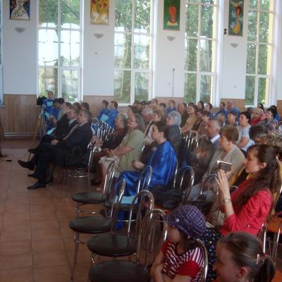 28 aprilie: Comăneşte: Concert de muzică sacră