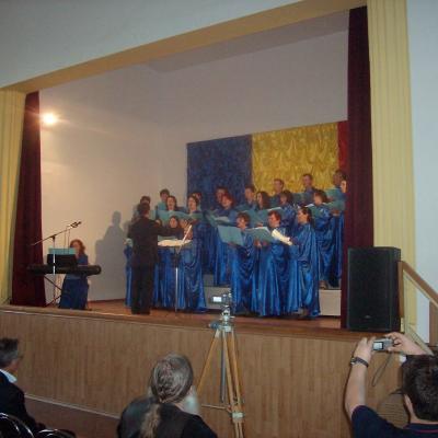 28 aprilie: Comăneşte: Concert de muzică sacră