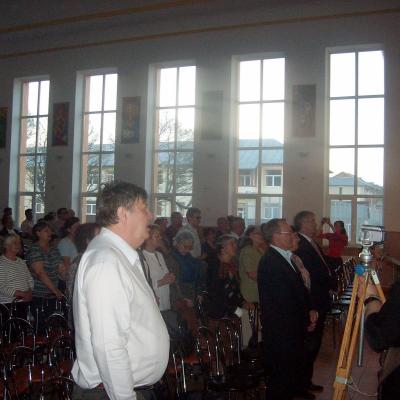 28 aprilie: Comăneşte: Concert de muzică sacră