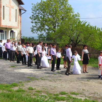5 mai: Pârgăreşti: Prima sfântă Împărtăşanie
