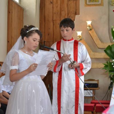 5 mai: Pârgăreşti: Prima sfântă Împărtăşanie