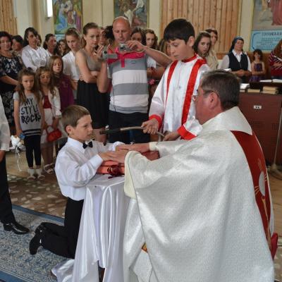 5 mai: Pârgăreşti: Prima sfântă Împărtăşanie