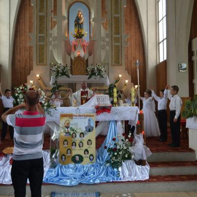 5 mai: Pârgăreşti: Prima sfântă Împărtăşanie