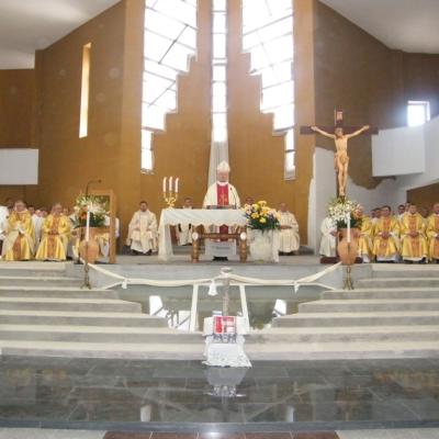 8 mai: Oneşti: Hramul sanctuarului "Fericitul Ieremia"