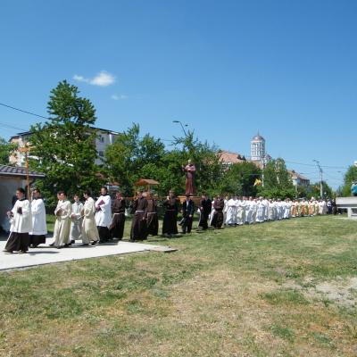 8 mai: Oneşti: Hramul sanctuarului "Fericitul Ieremia"