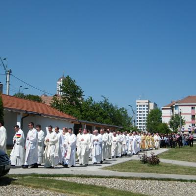 8 mai: Oneşti: Hramul sanctuarului "Fericitul Ieremia"
