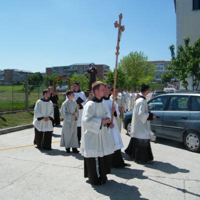 8 mai: Oneşti: Hramul sanctuarului "Fericitul Ieremia"