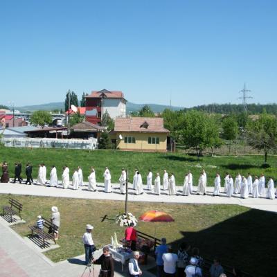 8 mai: Oneşti: Hramul sanctuarului "Fericitul Ieremia"