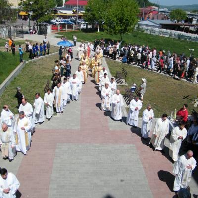 8 mai: Oneşti: Hramul sanctuarului "Fericitul Ieremia"