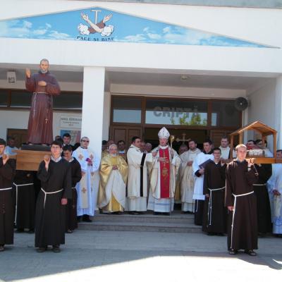 8-9 mai: Oneşti: Zilele Liceului Teologic "Fericitul Ieremia"