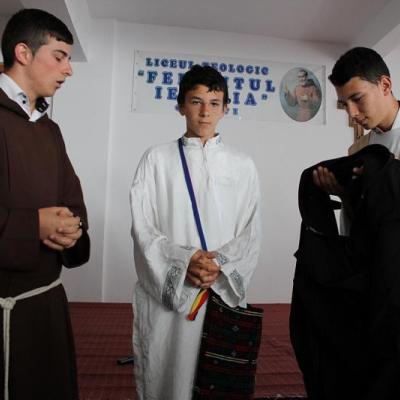 8-9 mai: Oneşti: Zilele Liceului Teologic "Fericitul Ieremia"
