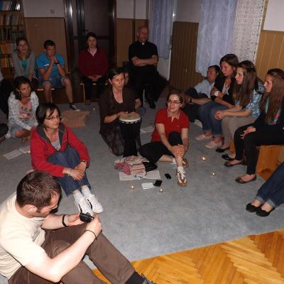 11-12 mai: Rădăuţi: Oră de rugăciune Taizé alături de tineri din Iaşi