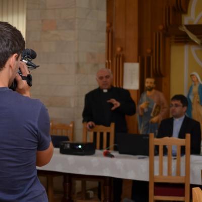 11 mai: Bacău: Simpozion pentru operatorii mass-media