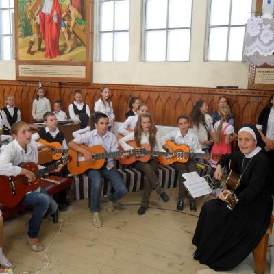 12 mai: Gioseni: Un dar pentru copiii din Kenya