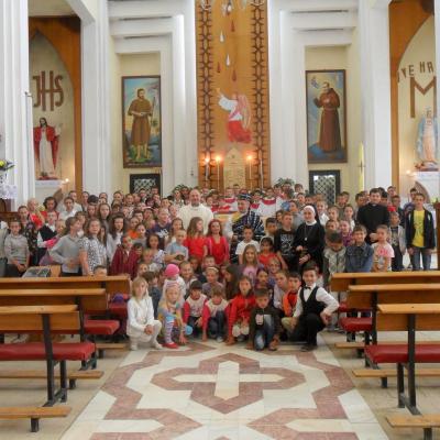 12 mai: Gioseni: Un dar pentru copiii din Kenya