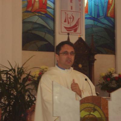 12 mai: Moineşti: Hramul Parohiei "Înălţarea Domnului"