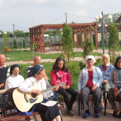 13 mai: Gherăeşti: Ziua bolnavului