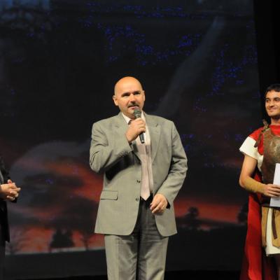 19 mai: Bacău: Piesa de teatru "Patimile, răstignirea şi învierea Domnului"