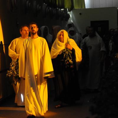 19 mai: Bacău: Piesa de teatru "Patimile, răstignirea şi învierea Domnului"