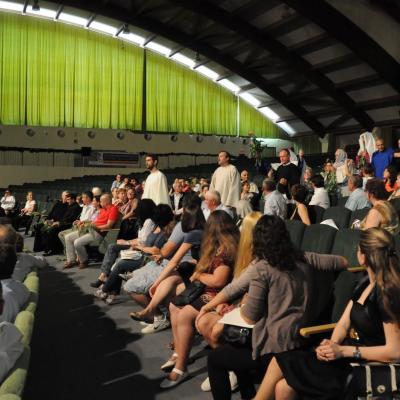 19 mai: Bacău: Piesa de teatru "Patimile, răstignirea şi învierea Domnului"