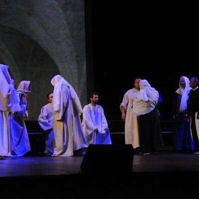 19 mai: Bacău: Piesa de teatru "Patimile, răstignirea şi învierea Domnului"