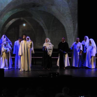 19 mai: Bacău: Piesa de teatru "Patimile, răstignirea şi învierea Domnului"